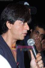 Shahrukh Khan promotes My Name is Khan in Fun Republic on 20th Feb 2010 (18).JPG